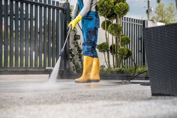 Cost of Driveway Power Washing in Bradenton