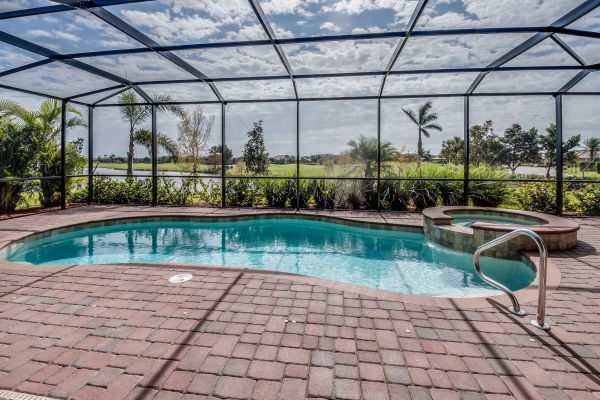 Cost of Pool Enclosure Cleaning in Bradenton