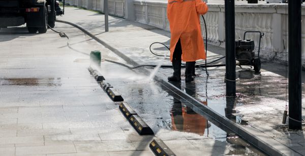 Parking Lot Pressure Washing in Bradenton
