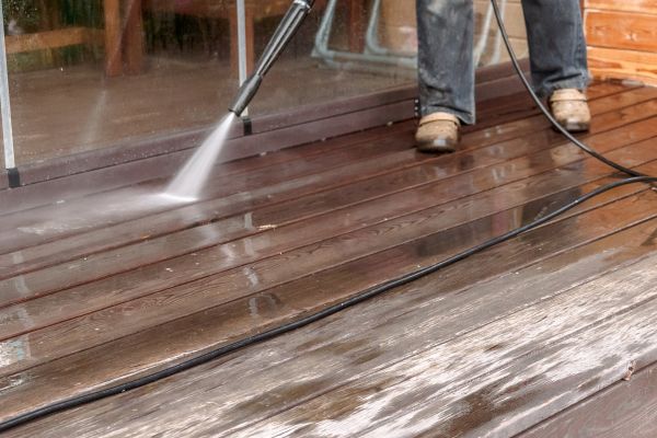 Cost of Pool Deck Power Washing in Bradenton
