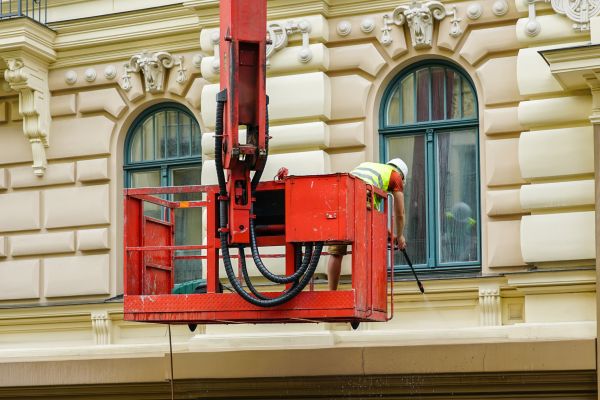 Cost of Building Power Washing in Bradenton