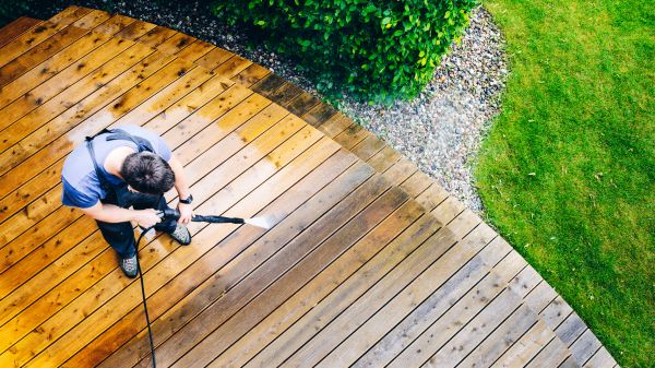 Cost of Deck Pressure Cleaning in Bradenton