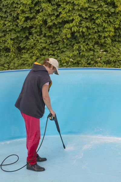 Cost of Pool Pressure Washing in Bradenton